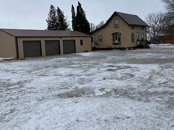 211 2nd Ave SW, Herreid, SD 57632