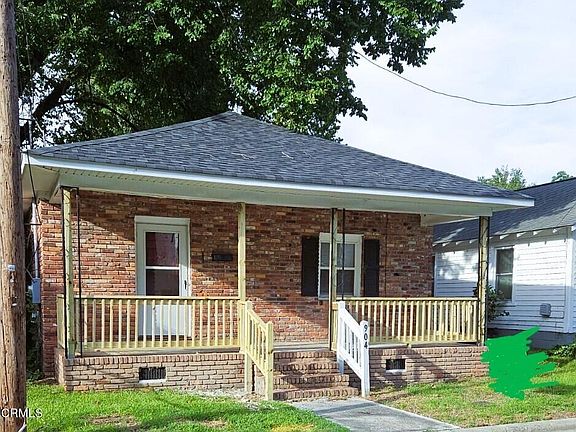 2nd image of 904 Douglas Ave