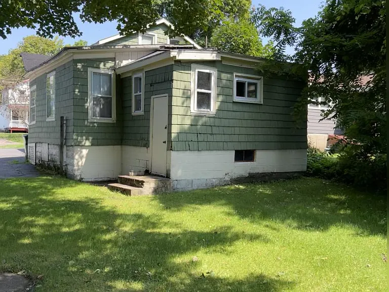 140 W Cayuga St — Photo 2