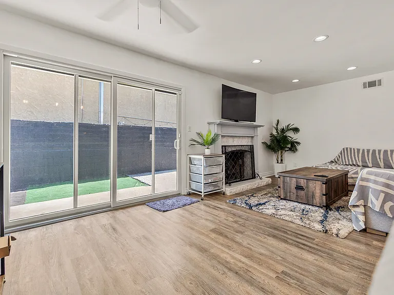 15634 Wharff Ln — Photo 11