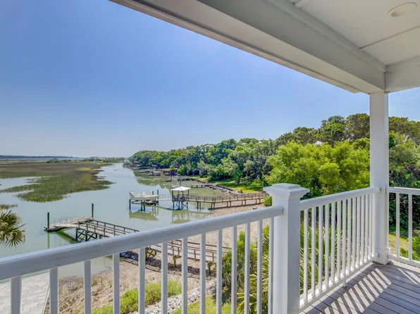 2242 Folly Rd, Folly Beach, SC 29439