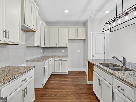 7th image of this home
