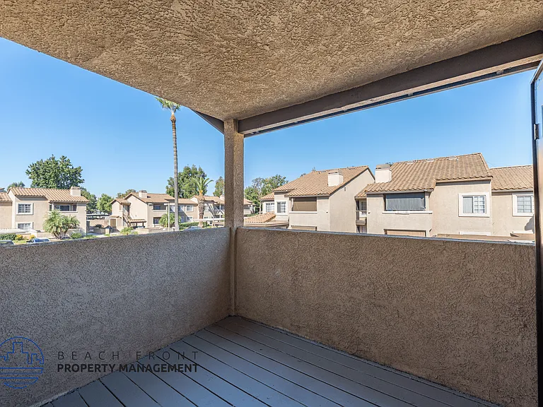 619 E. Riverside Dr. — Photo 9