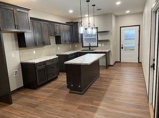 2086 Three Elms Park Rd #11, Independence, IA 50644