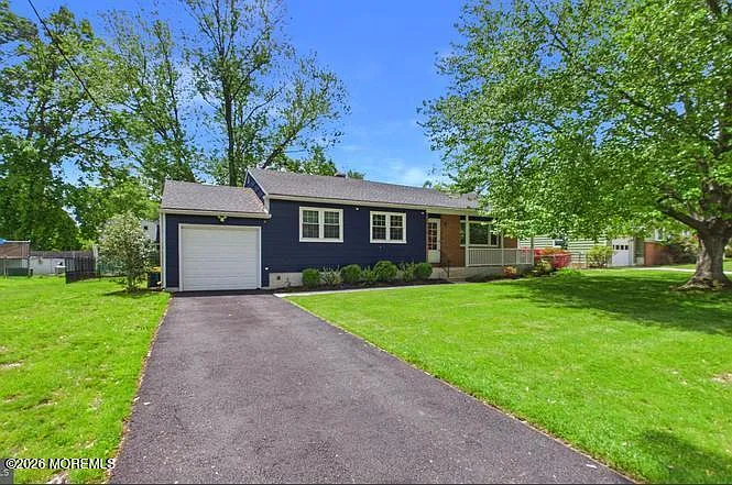 27 Rockland Rd — Photo 1