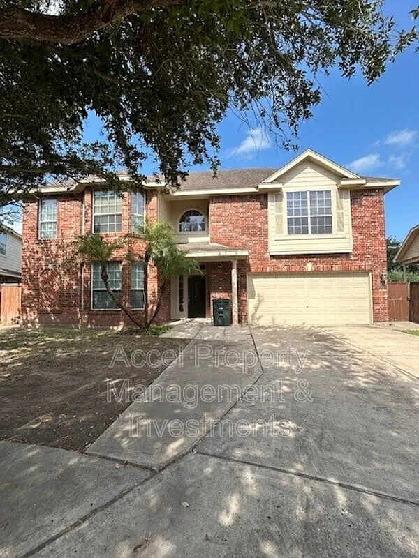 4 bed, 3.5 bath, 2790 sqft, $1,950 — Photo 1