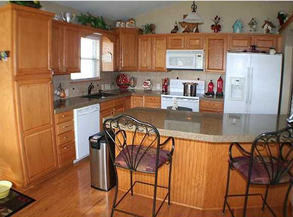 3rd image of 504 E Scott Dr