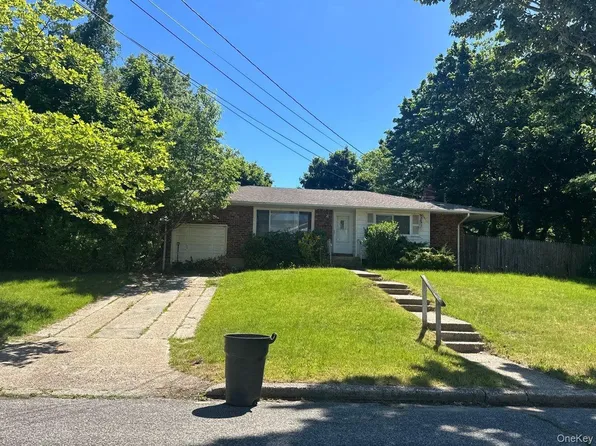 1533 Agate Street, Bay Shore, NY 11706