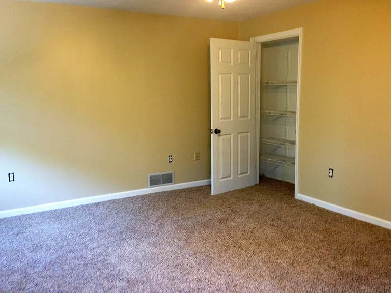 651 Chess St — Photo 17