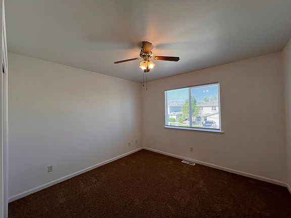 4th image of 595 Sunny Ln Unit D