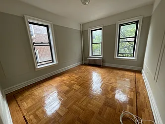 Rented by Sterea Agency