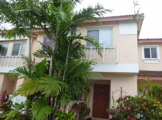853 NW 208th Ter, Pembroke Pines, FL 33029