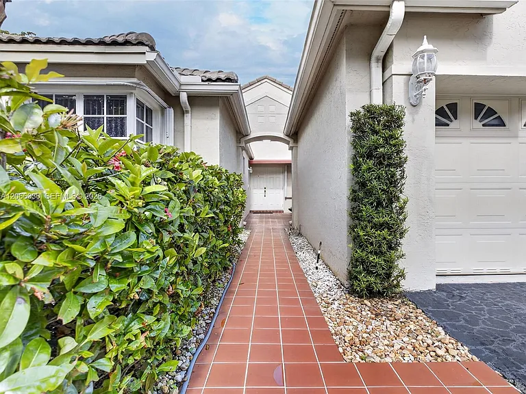 1520 Seabay Rd — Photo 17