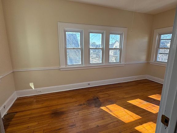 5th image of 51 Marion St #3