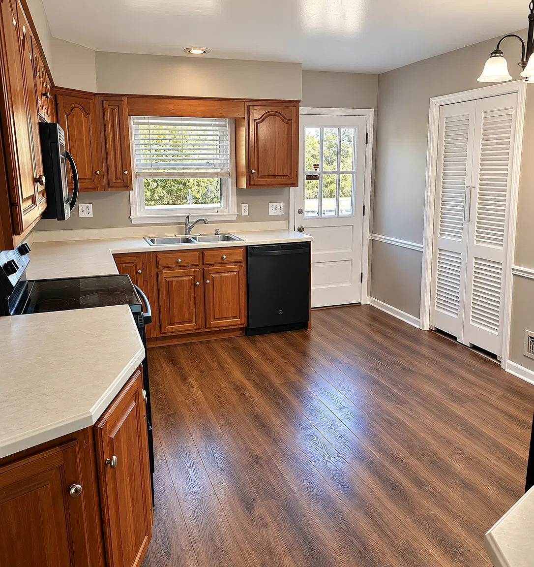 4 bed, 1800 sqft, $2,800 — Photo 3
