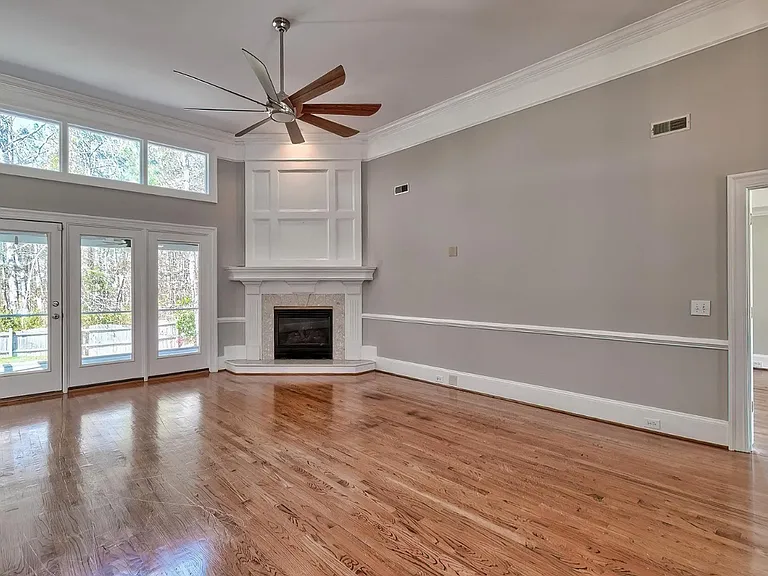 304 Chancery Ln — Photo 3