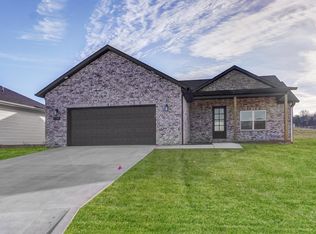 1104 S Strait Ave, Ozark, MO 65721