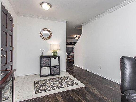 4th image of 403 High Meadow Dr