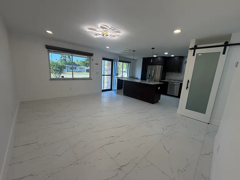 1125 Union St — Photo 17