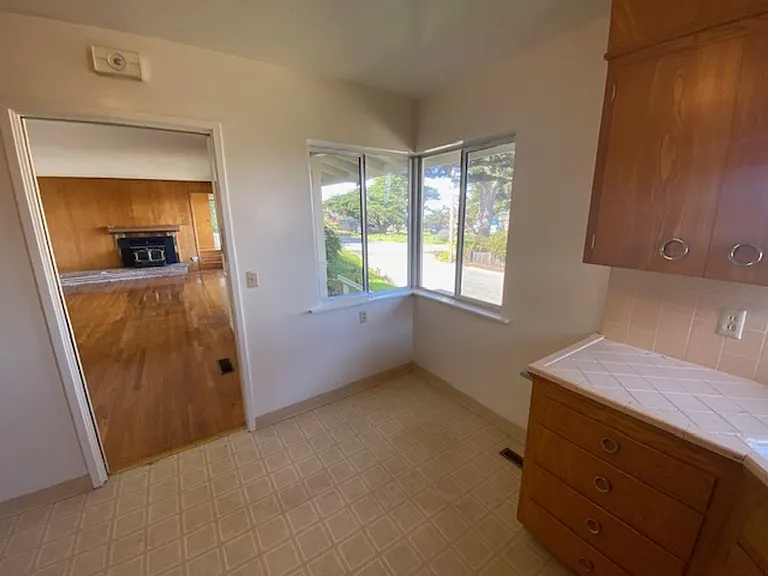 1051 Shell Ave — Photo 8