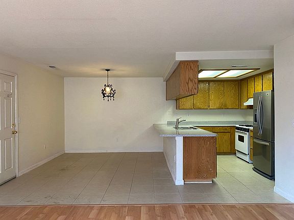 3rd image of 85 Derek Dr Unit B