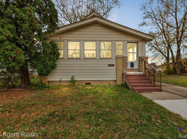 21939 Firwood Ave, Eastpointe, MI 48021