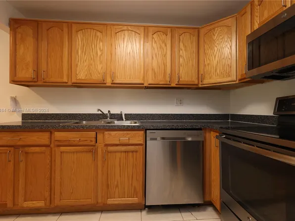 14250 SW 62nd St APT 310, Miami, FL 33183
