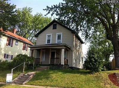 1st image of 468 E Clark St