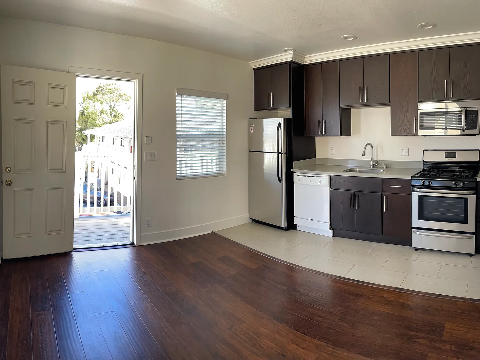 1 bed, 400 sqft, $2,500 — Photo 1
