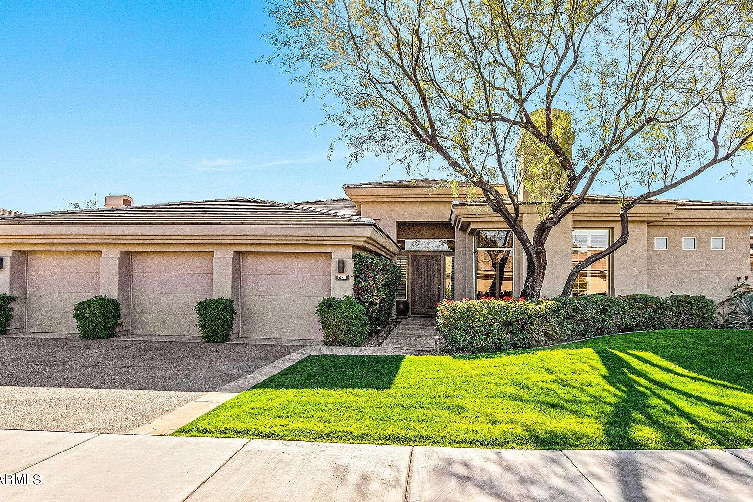 3 bed, 4.0 bath, 3668 sqft, $18,000 — Photo 1