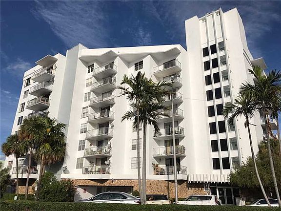 3rd image of 6801 Indian Creek Dr APT 301