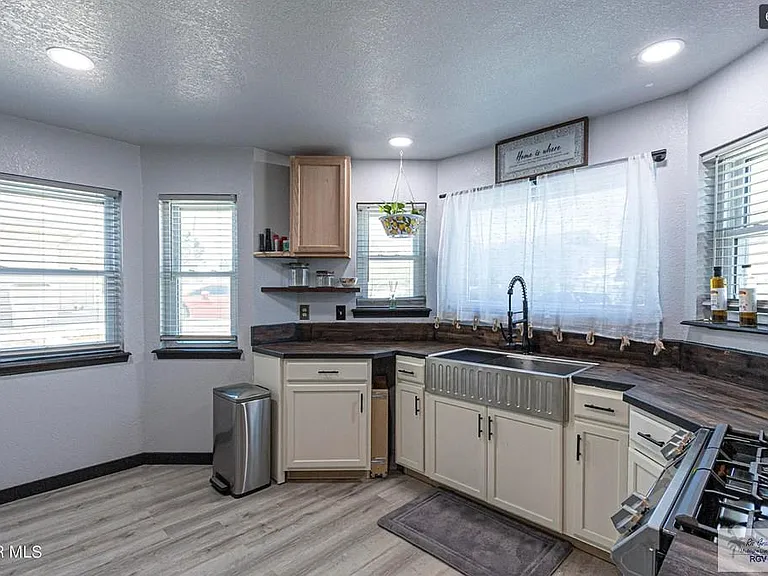 1684 Bing Crosby Dr — Photo 4