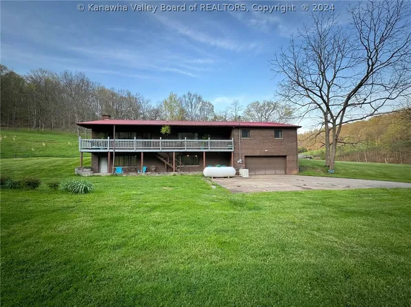 843 Skull Run Rd, Ravenswood, WV 26164