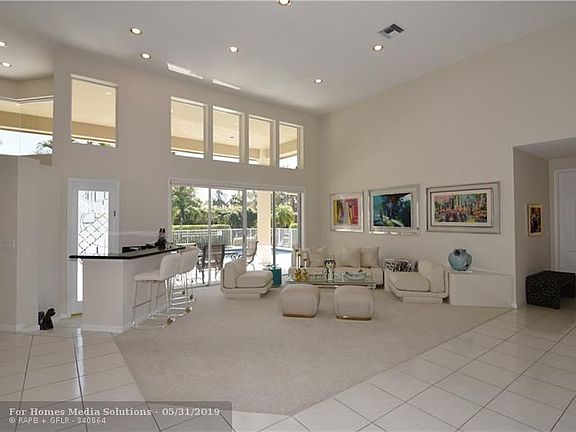 4th image of 1711 NW 124th Way