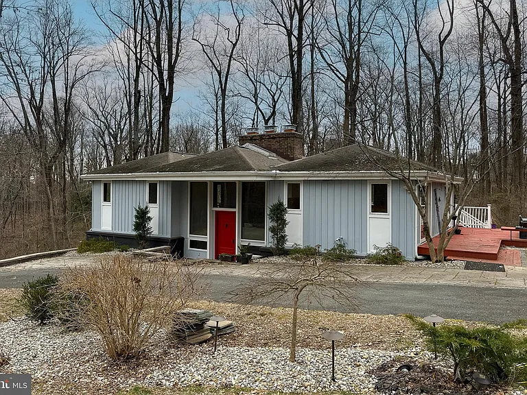 19 Ridgeview Rd — Photo 2