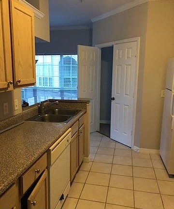 4th image of 7800 Point Meadows Dr APT 1227