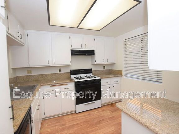 4th image of 3163 Kelp Ln