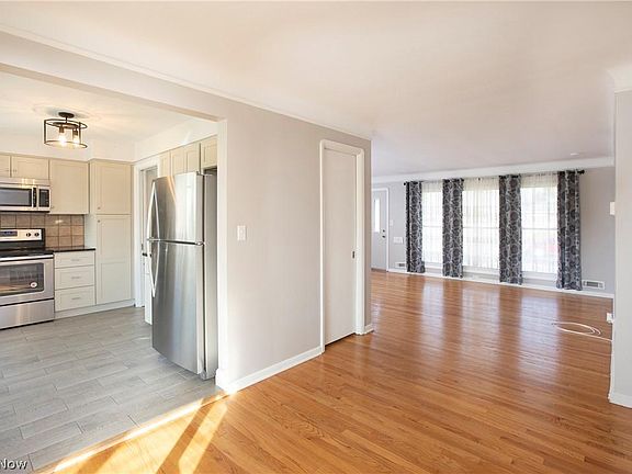 5th image of 3901 Jeanne Dr