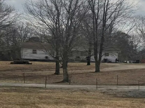 1740 Love Lee Rd, Morgantown, KY 42261