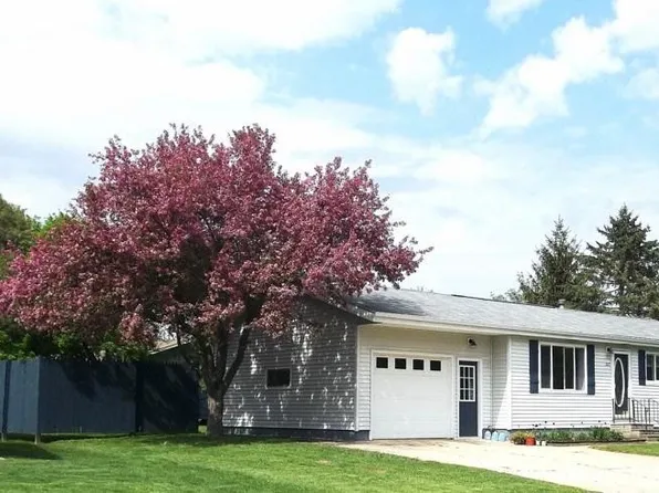 307 N Park Rd, Le Roy, MN 55951