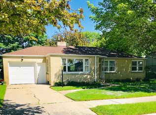 651 Lakecrest Dr, Menasha, WI 54952