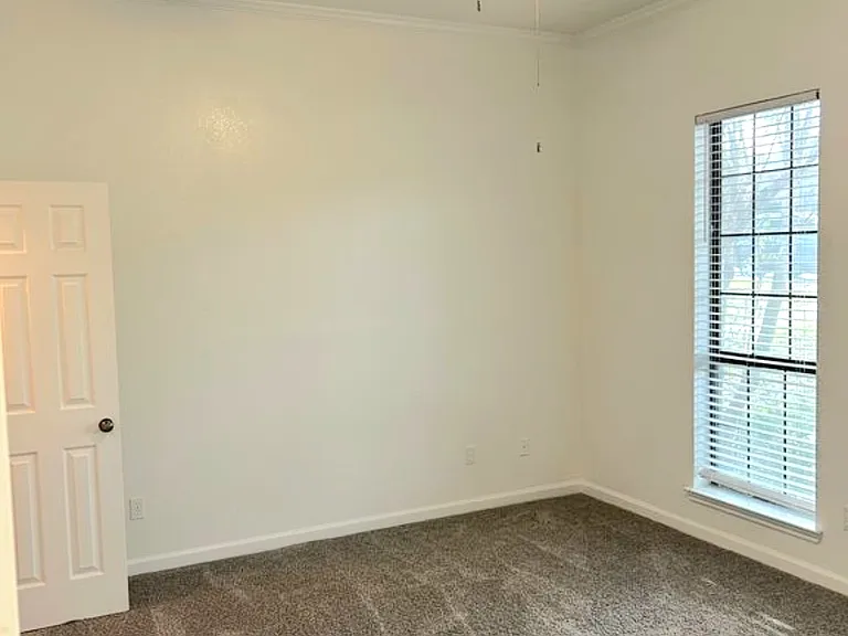801 Summit Dr — Photo 12
