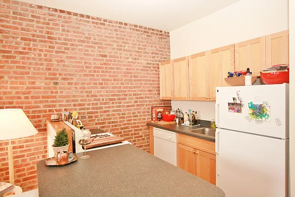 Rented by Corcoran | media 31