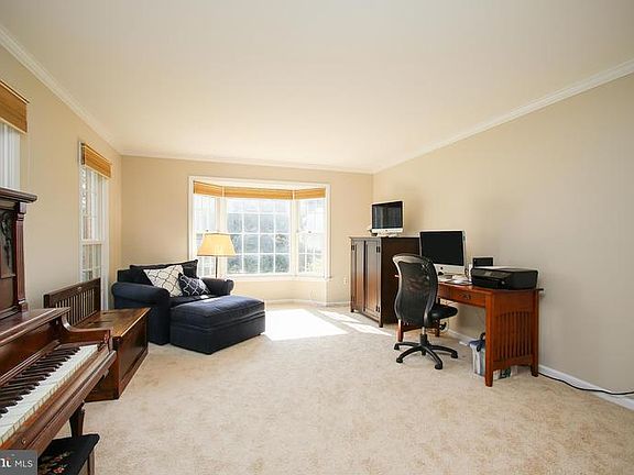 4th image of 16000 Charles Hill Dr