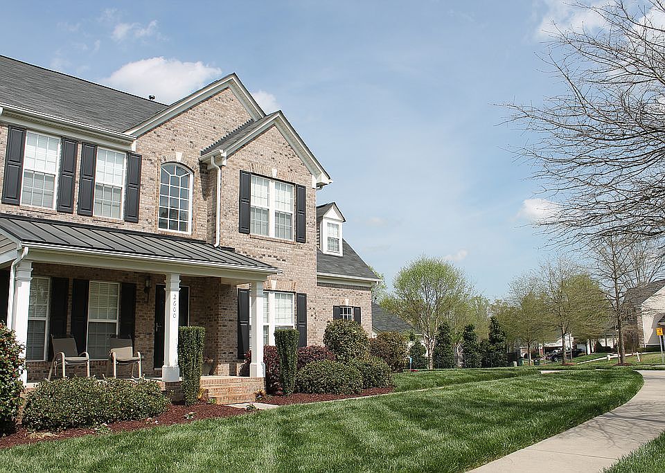 1st image of 2600 Holly Oak Ln