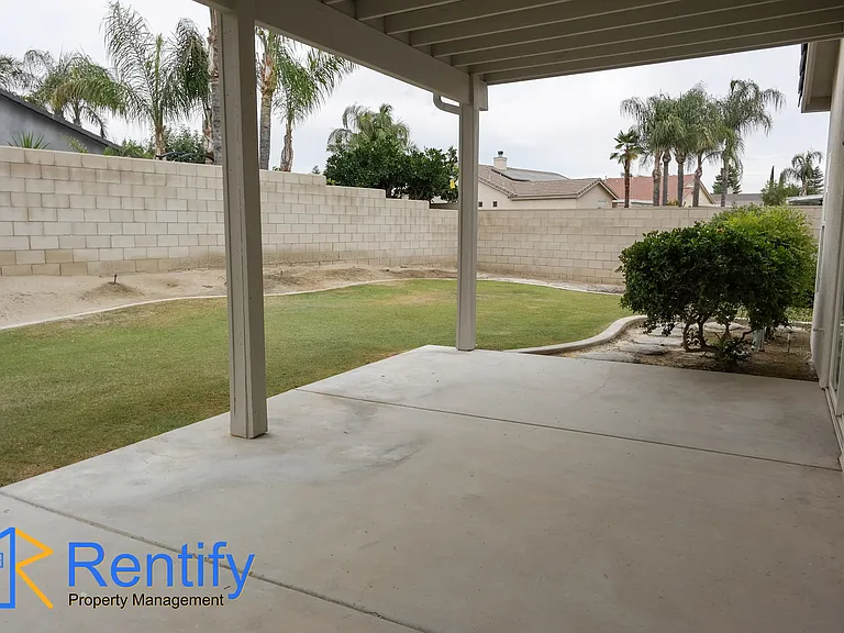 404 Windsor Park Dr — Photo 37