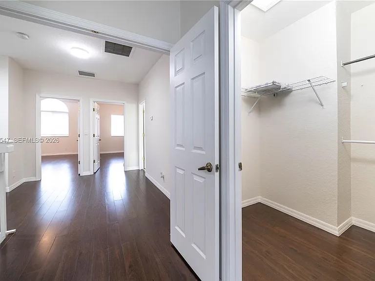 5327 SW 40th Ave — Photo 14