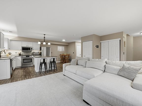 2nd image of 25101 Faraday Rd