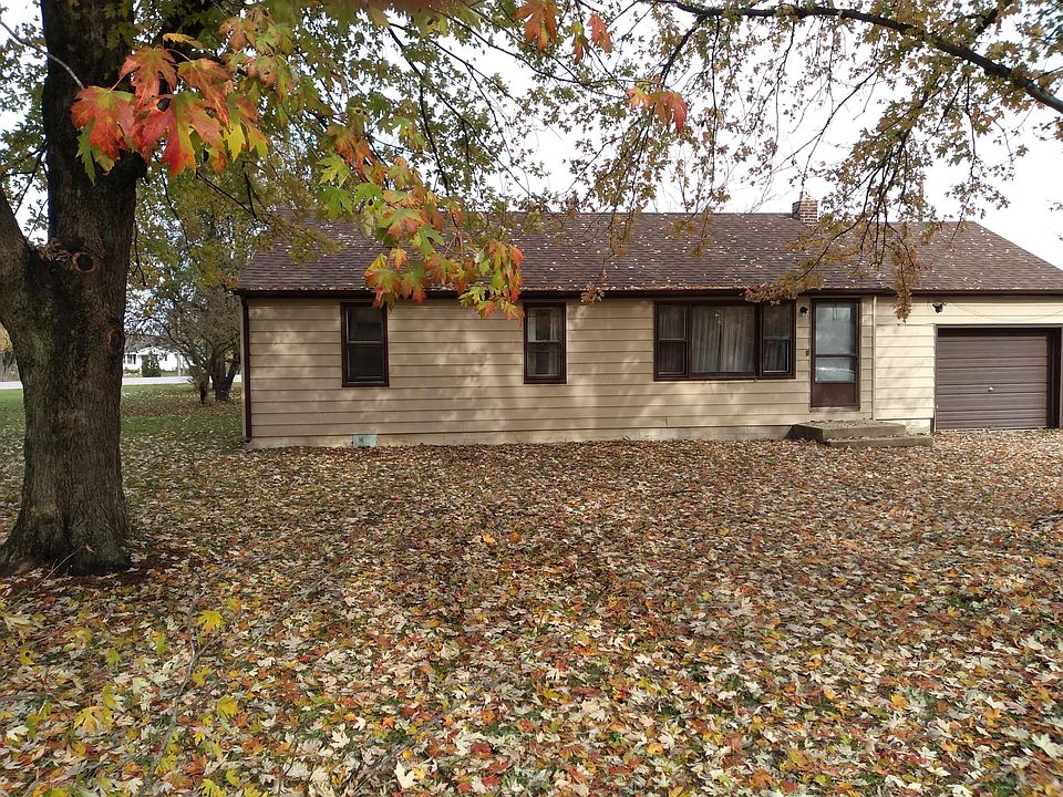 3 BR house with attached garage!