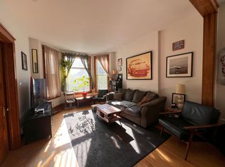 3830 N Troy St #17, Chicago, IL 60618